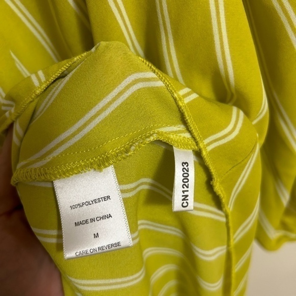 New York & Comp. Green Hi-Low hem Medium blouse NWT - Picture 5 of 6